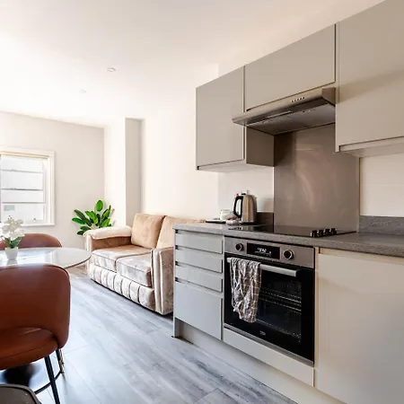 Appartement Escape - Modern 1-bed With Sofa Bed, Sleeps 4 - Perfect For Families & Friends *