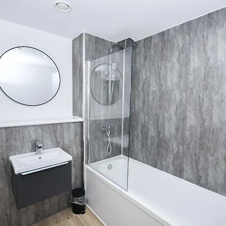 דירה Modern & Spacious 2 Bedroom ליברפול