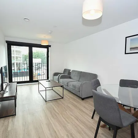 Modern & Spacious 2 Bedroom * ליברפול