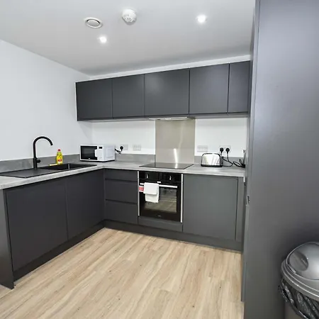 דירה Modern & Spacious 2 Bedroom ליברפול