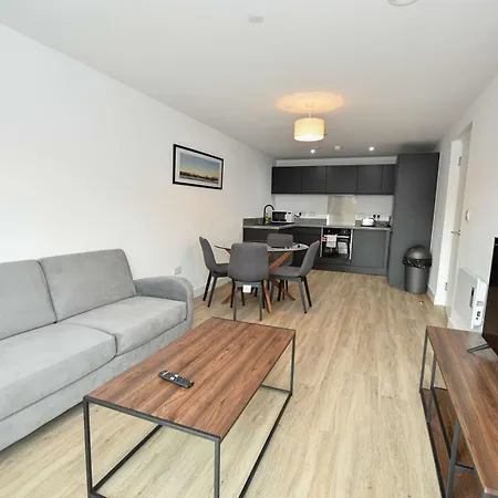 Modern & Spacious 2 Bedroom