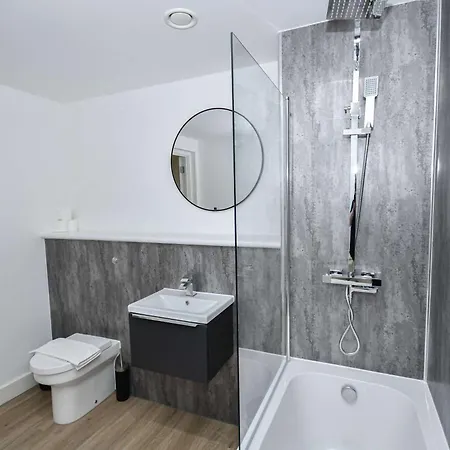 Modern & Spacious 2 Bedroom * ליברפול
