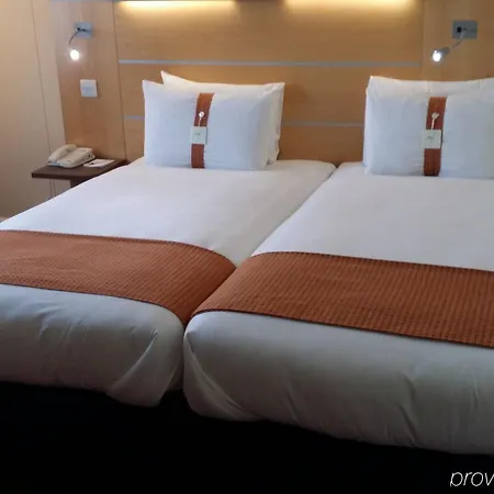 Express John Lennon Airport 3*