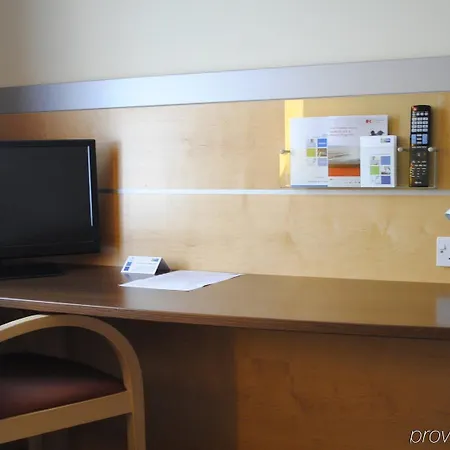 Otel Express John Lennon Airport 3*