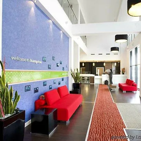 Hotel Hampton By Hilton Centre 3*