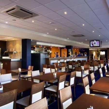 Otel Express John Lennon Airport