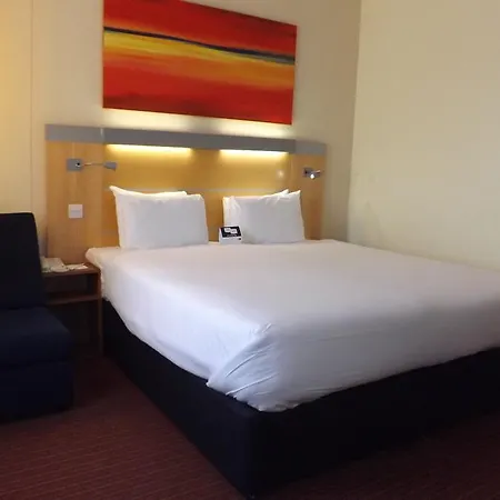 Express John Lennon Airport Otel