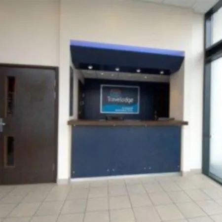 Travelodge Stonedale Park Hotel 3*