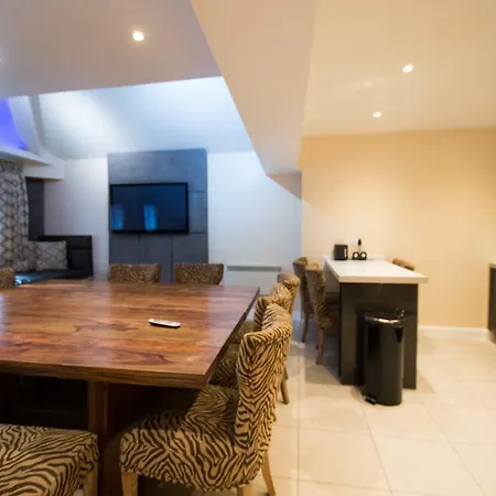 Signature Living At Matthew Street Aparthotel