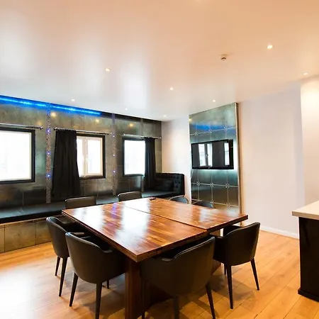Signature Living At Matthew Street