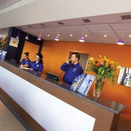 Express John Lennon Airport Otel 3*