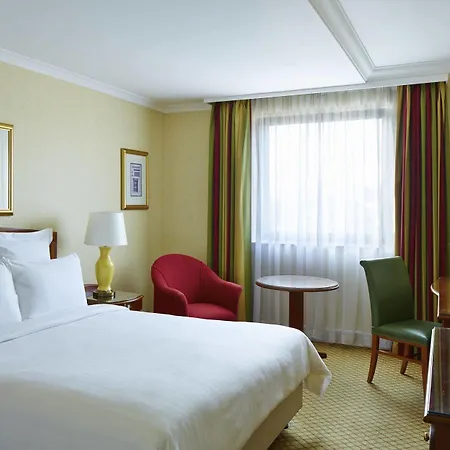 Hotel Delta By Marriott Centre 4*