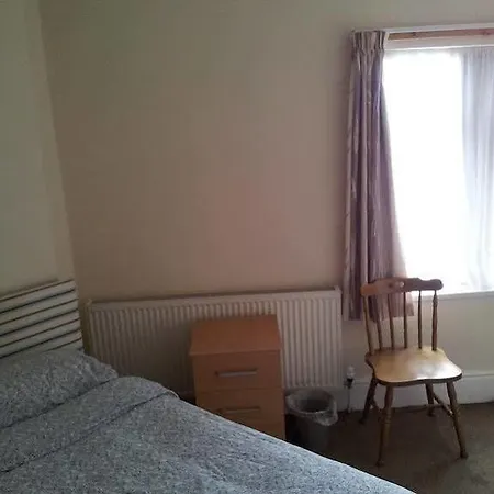 The Knowsley - Not Open To The Public Pensionat 2*