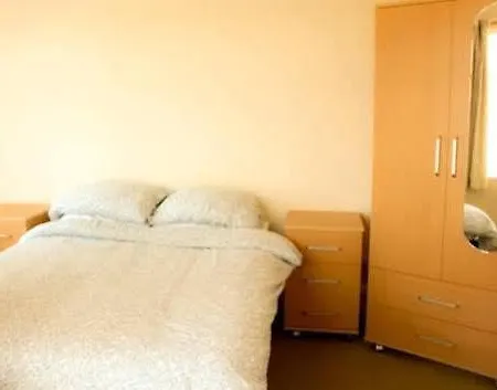 The Knowsley - Not Open To The Public Pensionat 2*
