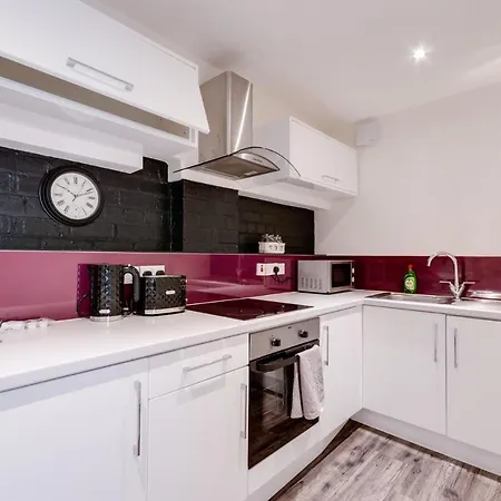 Duke Street Aparthotel 4*