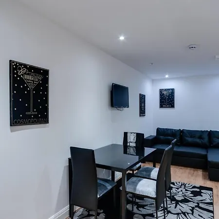Duke Street Aparthotel 4*