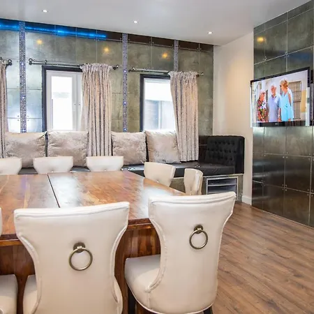 Signature Living At Matthew Street