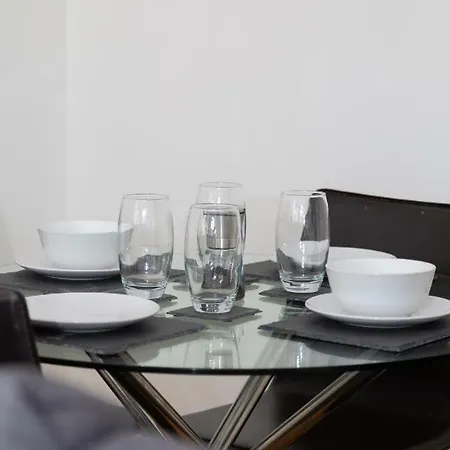 Apartamento Serviced In Centre - Free Parking - Balcony - By Happy Days Liverpool