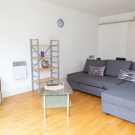 Apartamento Serviced In Centre - Free Parking - Balcony - By Happy Days *