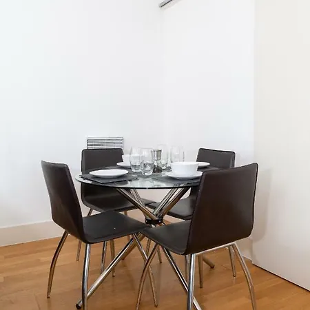 Apartamento Serviced In Centre - Free Parking - Balcony - By Happy Days
