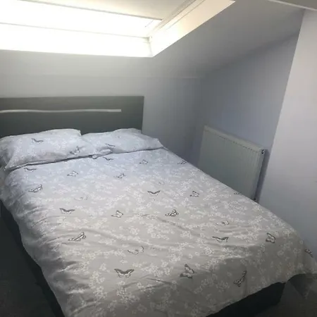 Cheapsleepz 49 Moscow Drive 3*
