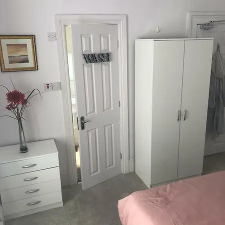 Gæstehus Cheapsleepz 49 Moscow Drive Liverpool