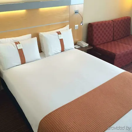 Express John Lennon Airport Otel 3*