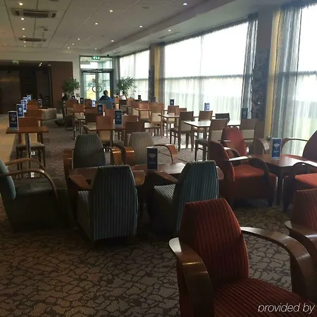 Express John Lennon Airport Otel 3*