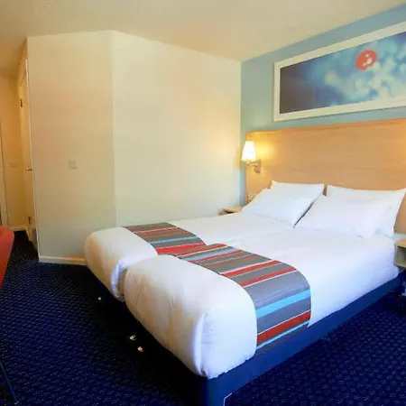 Travelodge Stonedale Park 3*