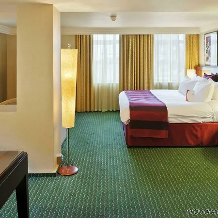 Crowne Plaza - John Lennon Airport By Ihg Hotel 4*