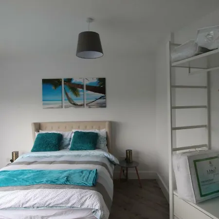 2 Serviced In Childwall-south - Each Sleeps 6 Appartement