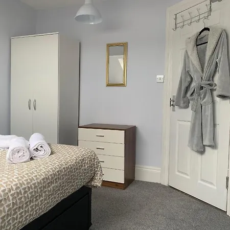 Cheapsleepz 49 Moscow Drive Gæstehus