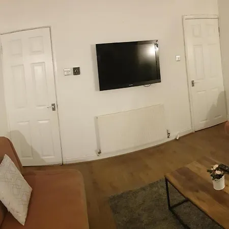 Apartamento 4 Bedrooms, Sleeps 10, Near Lfc & Efc Liverpool